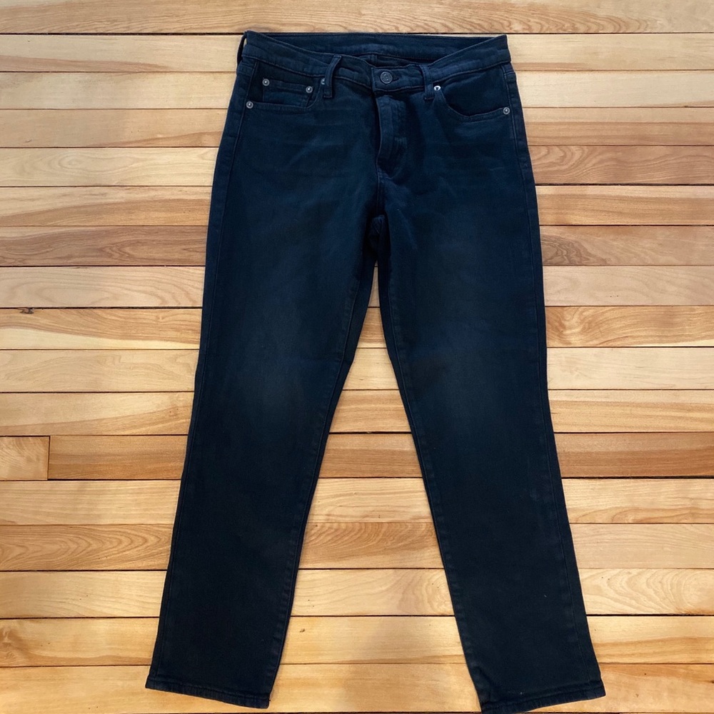 Black petite stretchy jeans!